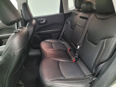 Used 2019 Jeep Compass Limited AWD/4WD image 18