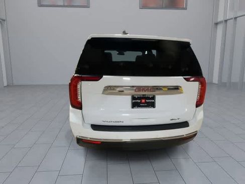 Used 2024 GMC Yukon SLT AWD/4WD image 7