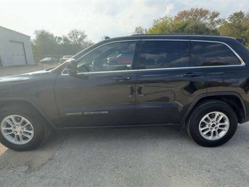 Used 2018 Jeep Grand Cherokee Laredo image 5