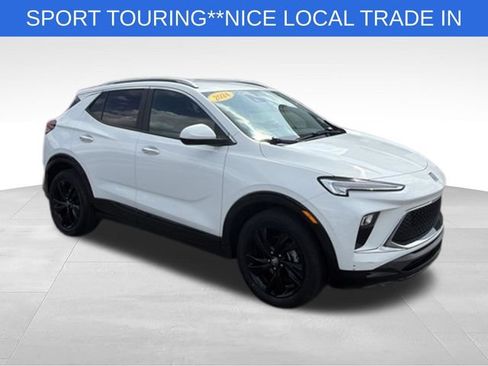 Used 2024 Buick Encore GX Sport Touring FWD image 1