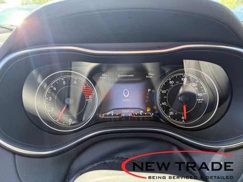 Used 2020 Jeep Cherokee Trailhawk w/ Cold Weather Group AWD/4WD image 7