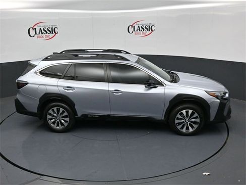 Used 2023 Subaru Outback Limited image 19