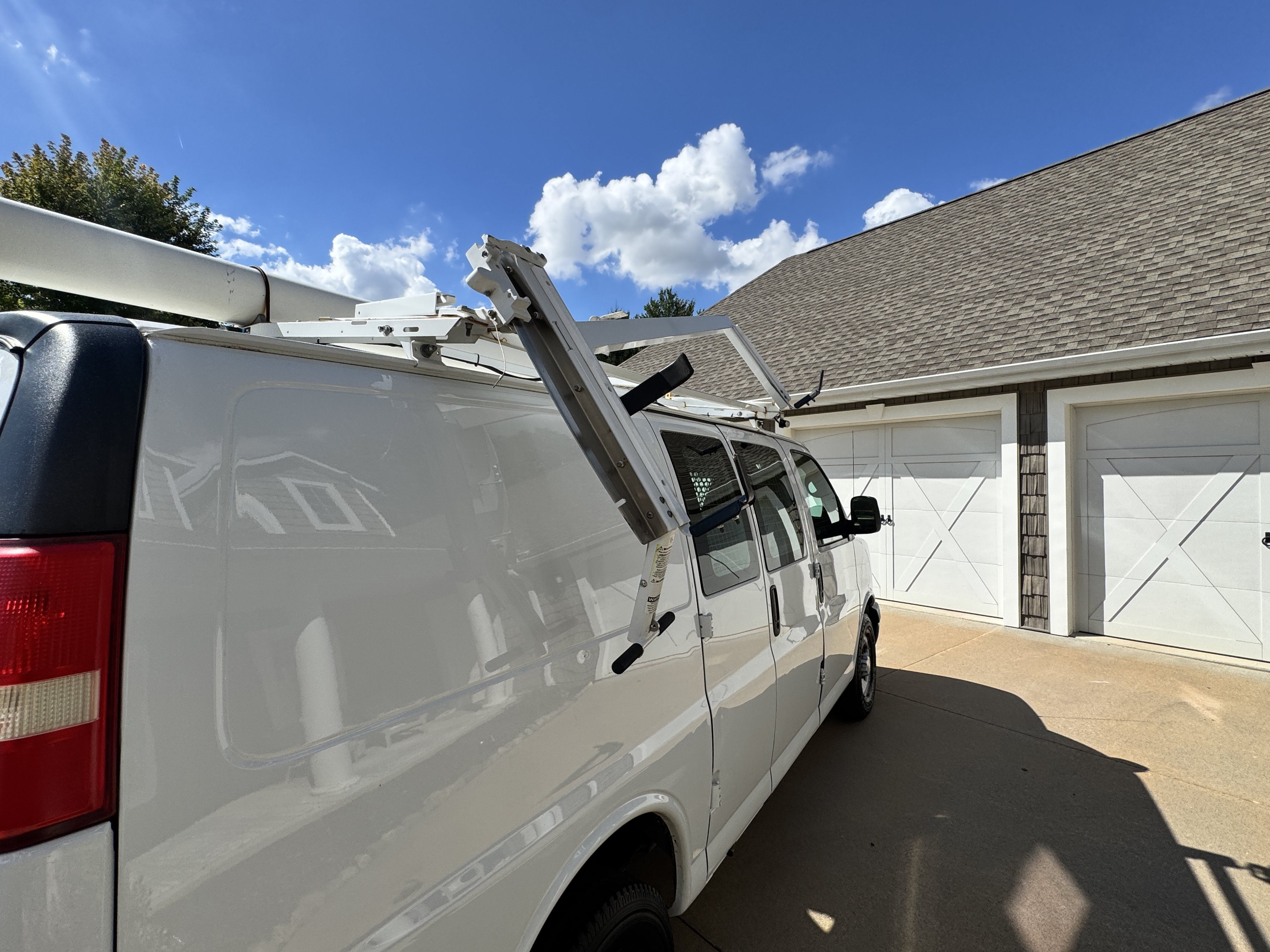 Used 2014 Chevrolet Express 2500 RWD image 40