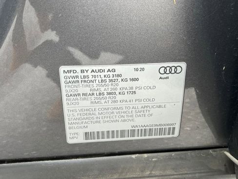 Used 2021 Audi e-tron Premium w/ Convenience Plus Package image 40