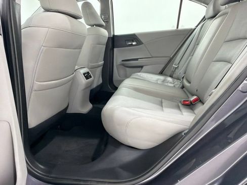 Used 2015 Honda Accord Touring image 17