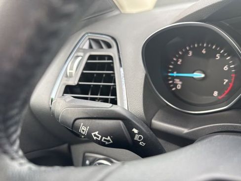 Used 2019 Ford Escape Titanium image 21