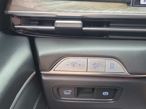 Certified 2026 Genesis GV80 2.5T Select AWD/4WD image 14