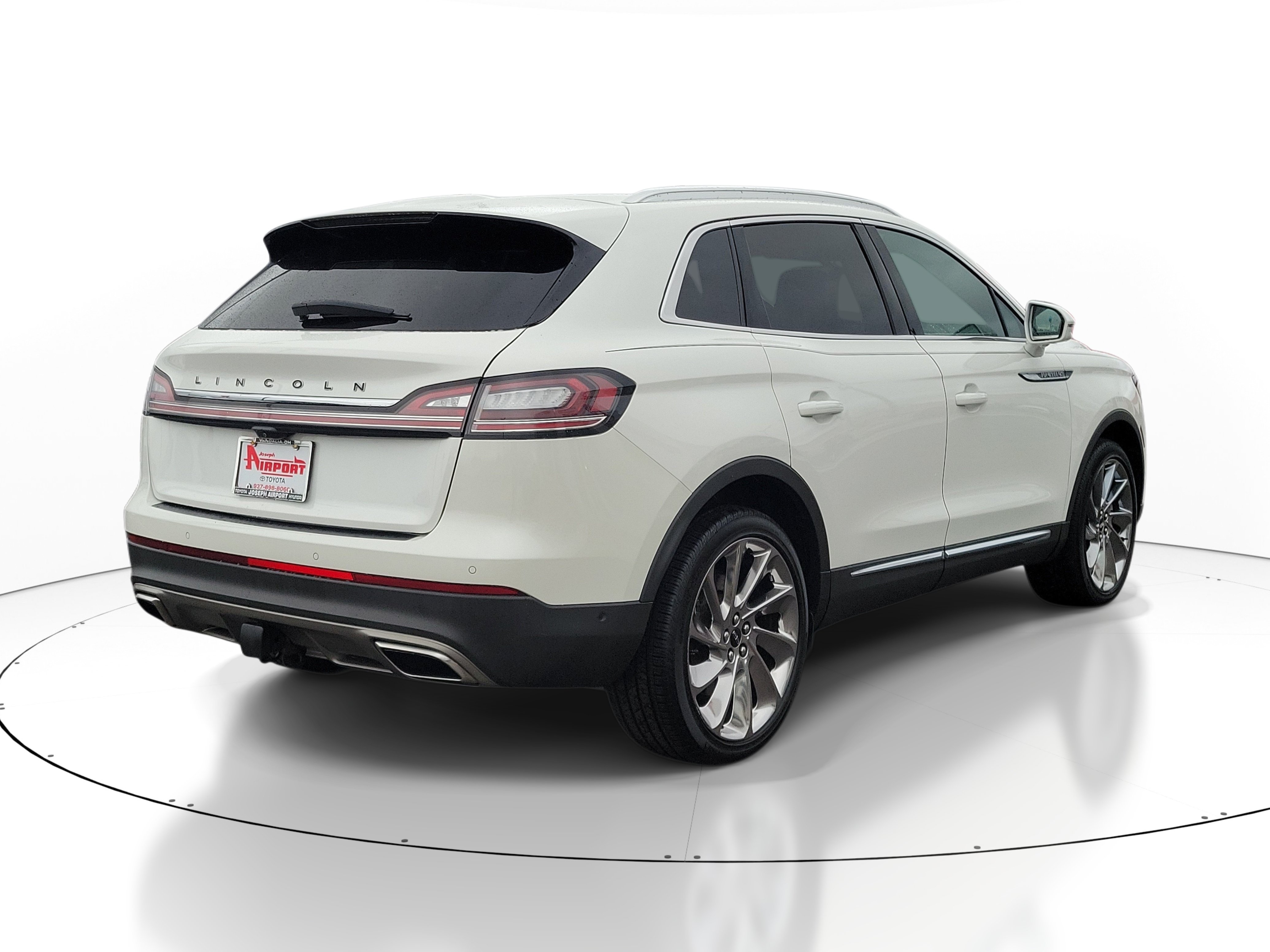 Used 2023 Lincoln Nautilus Black Label AWD/4WD image 4