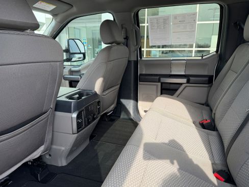 Certified 2022 Ford F250 XLT w/ XLT Premium Package image 15