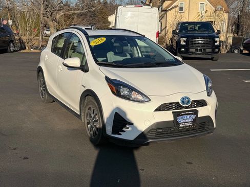 Used 2018 Toyota Prius C One image 2