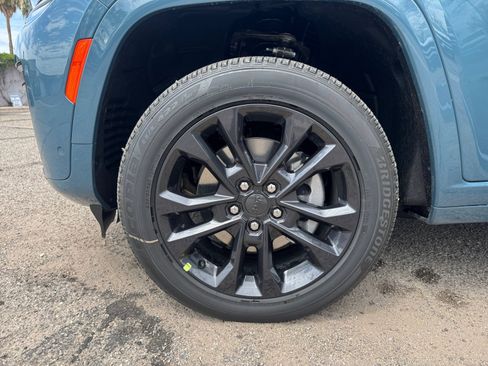 New 2026 Jeep Grand Cherokee L Limited AWD/4WD image 26