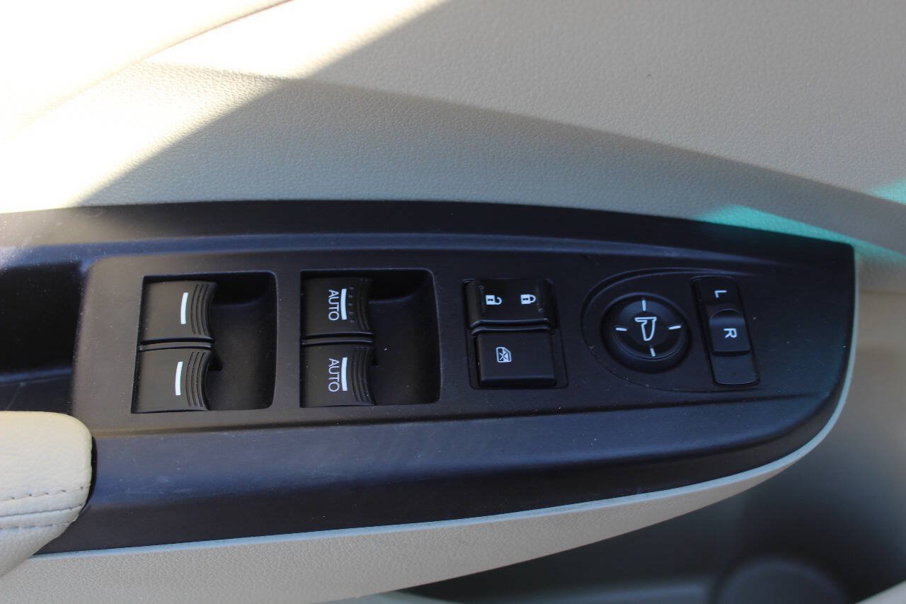 Used 2014 Acura RDX w/ Technology Package AWD/4WD image 21