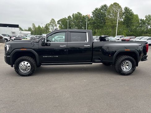 Used 2024 GMC Sierra 3500 Denali Ultimate AWD/4WD image 2