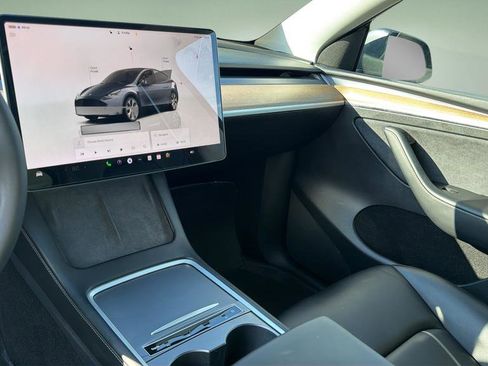 Used 2023 Tesla Model Y Long Range image 24