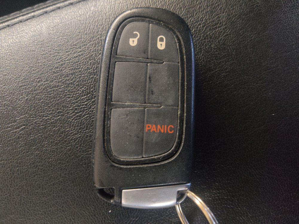 Used 2019 Jeep Cherokee Latitude Plus FWD image 32