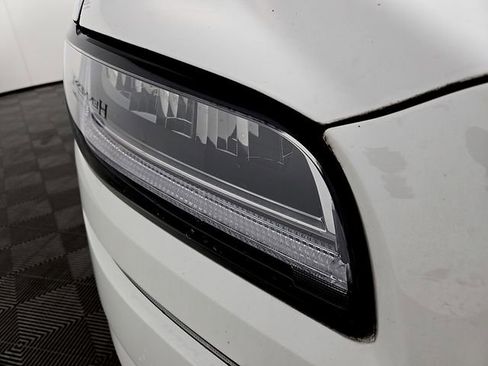 Certified 2022 Lincoln Nautilus Reserve image 10