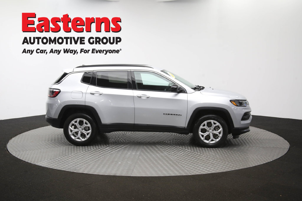 Used 2024 Jeep Compass Latitude AWD/4WD image 46