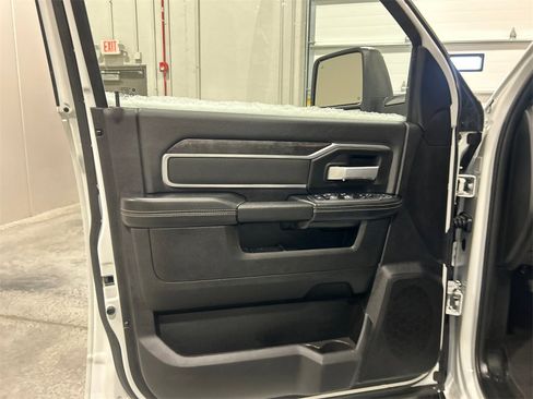 Used 2024 RAM 2500 Big Horn w/ Safety Group image 15