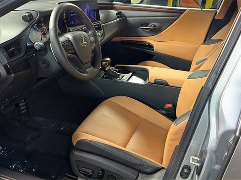 Certified 2023 Lexus ES 350 w/ Premium Package image 24