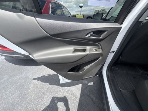 Used 2024 Chevrolet Equinox LT w/ LPO, Floor Liner Package FWD image 11
