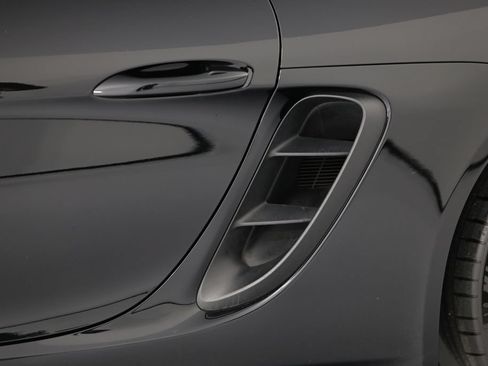 Certified 2024 Porsche 718 Cayman S RWD image 15
