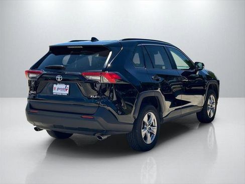 Certified 2025 Toyota RAV4 XLE FWD image 5