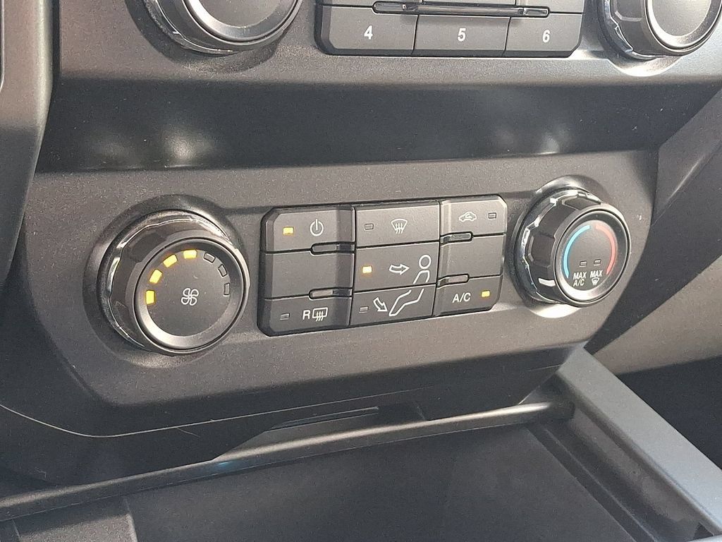 Used 2022 Ford F250 XLT w/ Black Appearance Package AWD/4WD image 16