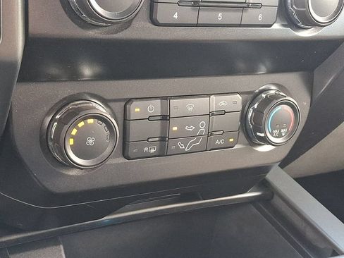 Used 2022 Ford F250 XLT w/ Black Appearance Package AWD/4WD image 16