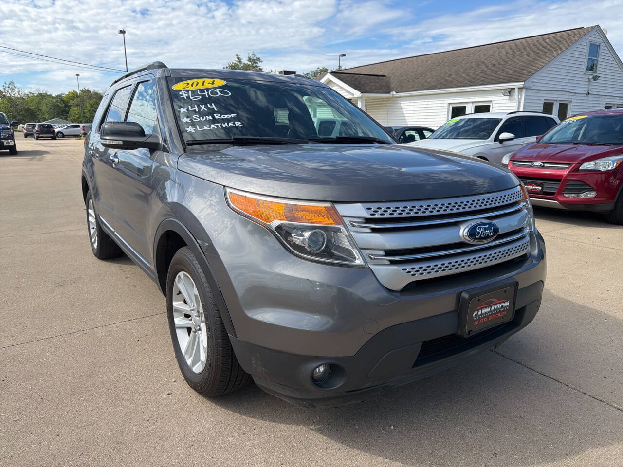 Used 2014 Ford Explorer XLT w/ Equipment Group 202A AWD/4WD image 2