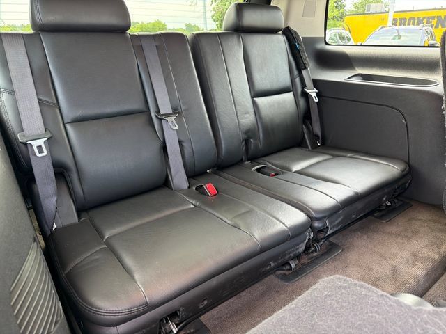 Used 2009 GMC Yukon Denali RWD image 28