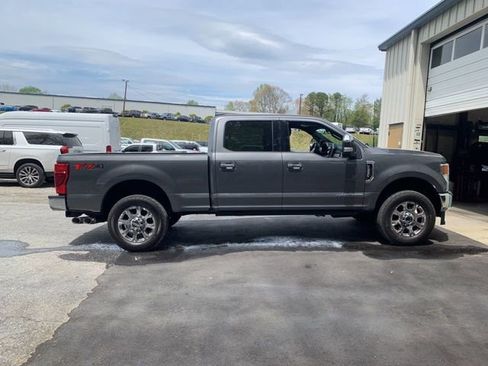 Used 2022 Ford F350 Lariat w/ Chrome Package image 9