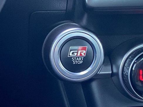 Used 2022 Toyota GR86 RWD image 12