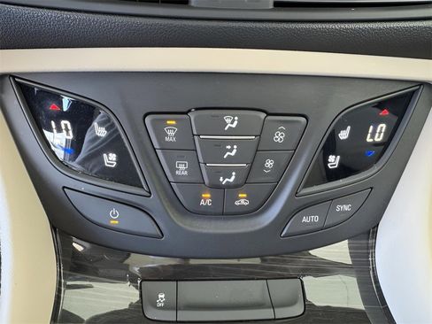 Used 2019 Buick Envision Premium image 41