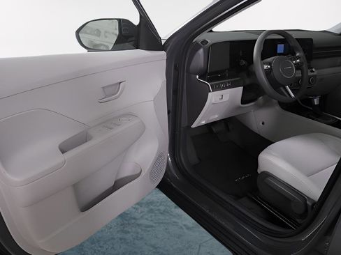 New 2026 Hyundai Kona SE image 16