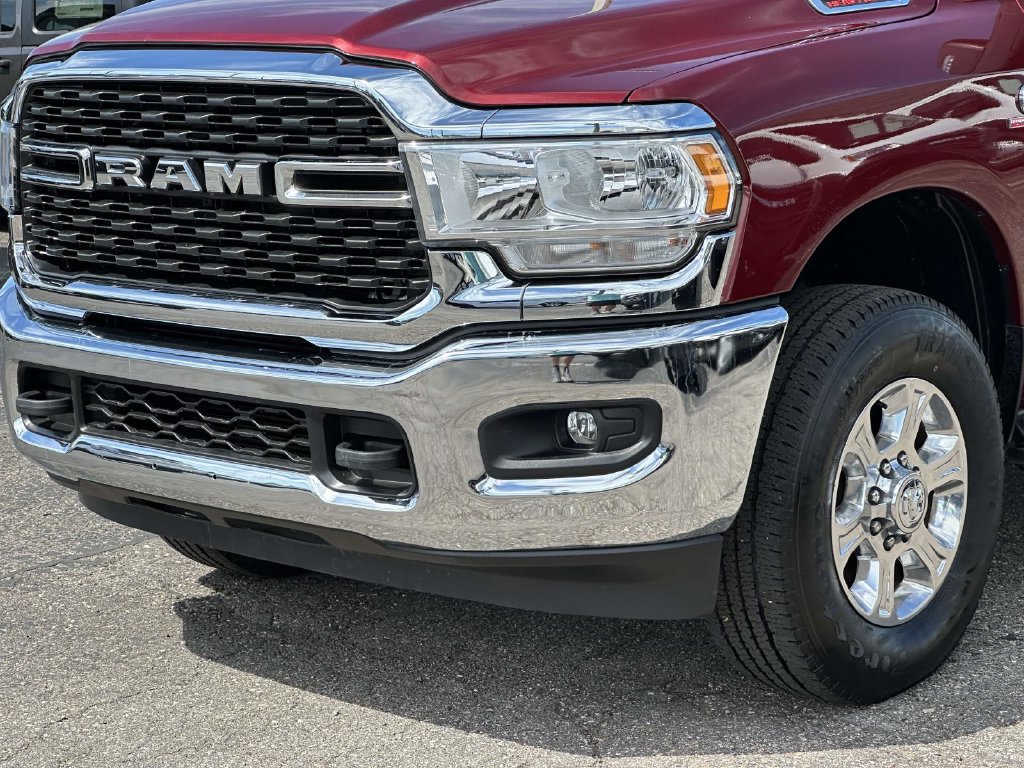 Used 2024 RAM 2500 Big Horn AWD/4WD image 8