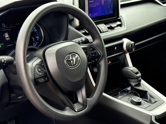 Used 2025 Toyota RAV4 LE AWD/4WD image 18