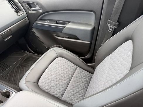Used 2019 Chevrolet Colorado Z71 RWD image 17