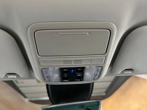 Used 2025 Honda Odyssey Elite image 43