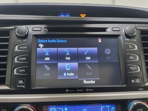 Used 2019 Toyota Highlander Limited w/ Protection Package #3 image 22