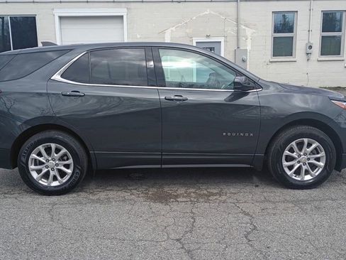 Used 2018 Chevrolet Equinox LT image 2