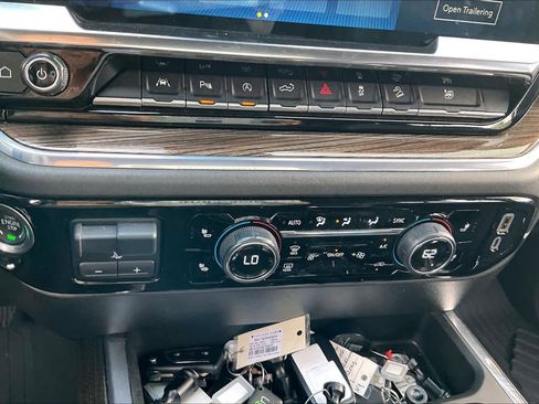 Used 2024 Chevrolet Silverado 1500 LT Trail Boss w/ LT Trail Boss Premium Package image 34