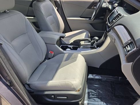 Used 2017 Honda Accord EX-L image 16