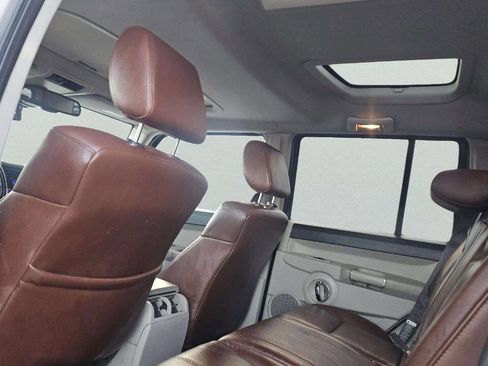 Used 2006 Jeep Commander Limited w/ Trailer Tow Group IV image 9