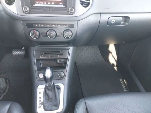 Used 2016 Volkswagen Tiguan SE image 13