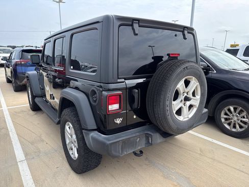 Used 2018 Jeep Wrangler Unlimited Sport S AWD/4WD image 5