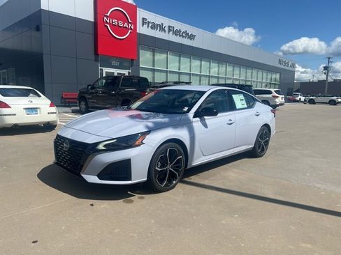 New 2025 Nissan Altima 2.5 SR image 1