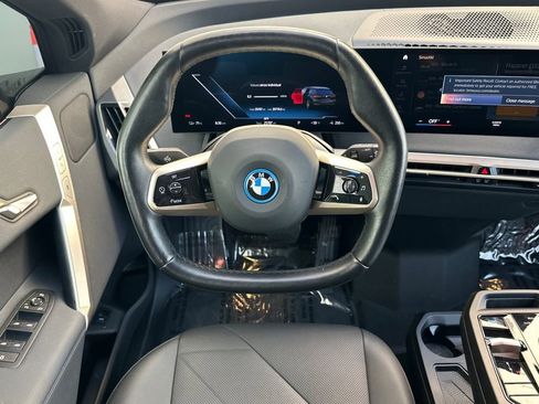 Used 2023 BMW iX xDrive50 AWD/4WD image 15