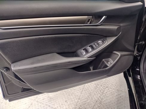 Used 2020 Honda Accord LX image 17