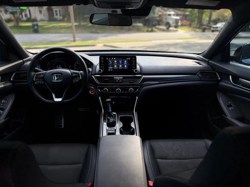 Used 2021 Honda Accord Sport image 14