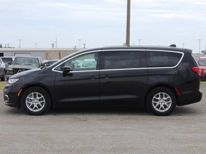Used 2024 Chrysler Pacifica Touring-L